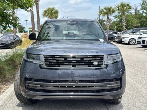 2025 Land Rover Range Rover SE