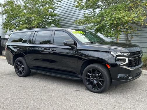 2023 Chevrolet Suburban RST