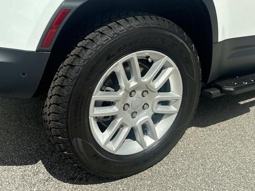 2025 Land Rover Defender S