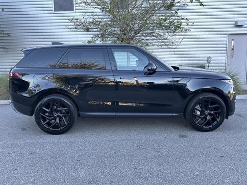 2023 Land Rover Range Rover Sport SE