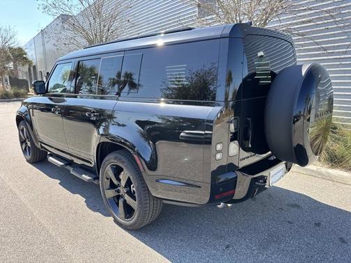 2026 Land Rover Defender X-Dynamic SE