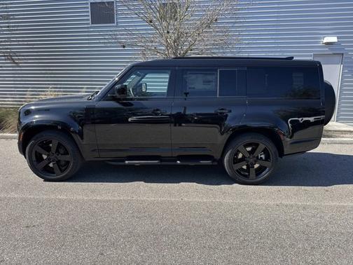 2026 Land Rover Defender X-Dynamic SE