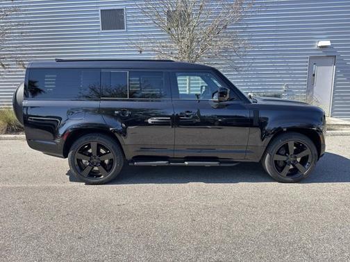 2026 Land Rover Defender X-Dynamic SE