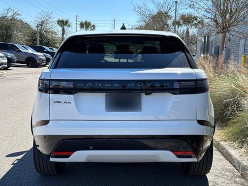 2025 Land Rover Range Rover Velar Dynamic SE