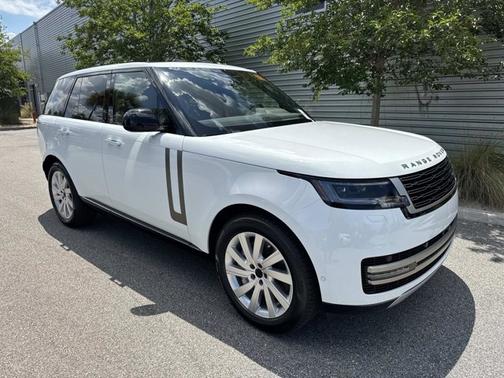 Fuji White 2026 Land Rover Range Rover SE