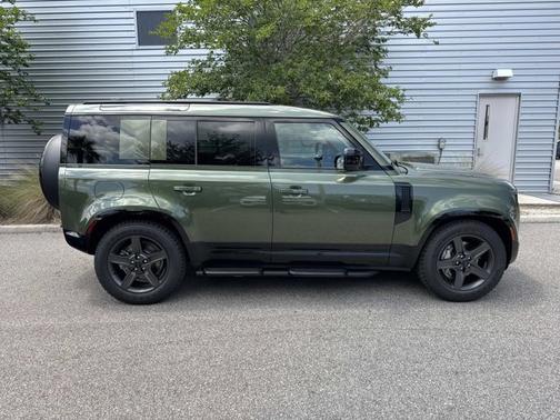 Woolstone Green Metallic 2026 Land Rover Defender X-Dynamic SE