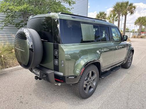 Woolstone Green Metallic 2026 Land Rover Defender X-Dynamic SE