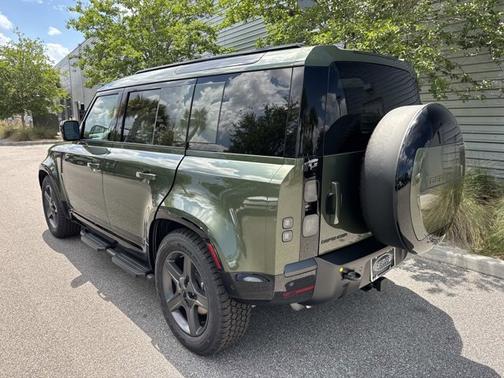Woolstone Green Metallic 2026 Land Rover Defender X-Dynamic SE