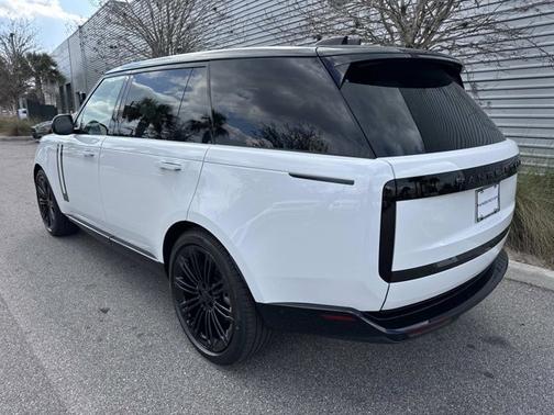 2026 Land Rover Range Rover SE