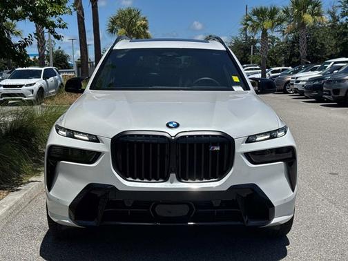 2025 BMW X7 M60i