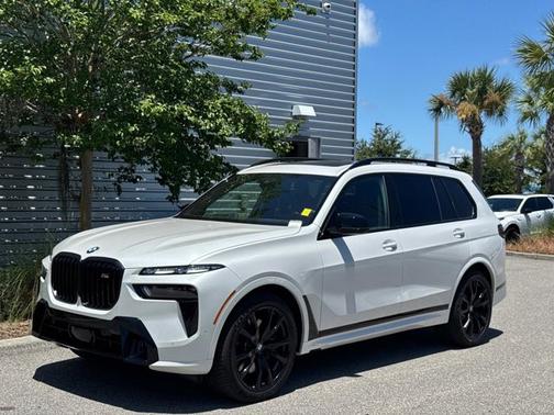 2025 BMW X7 M60i