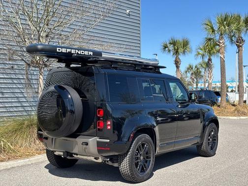 2025 Land Rover Defender X-Dynamic SE