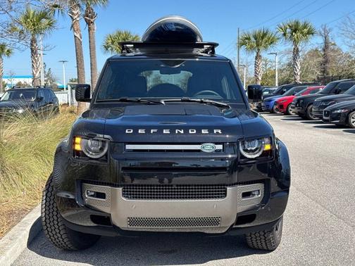 2025 Land Rover Defender X-Dynamic SE