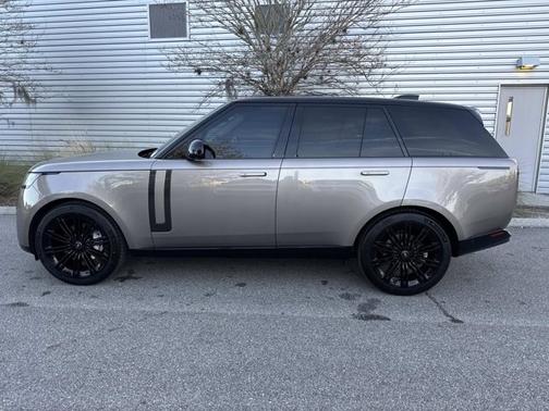 2023 Land Rover Range Rover SE