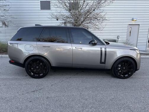 2023 Land Rover Range Rover SE