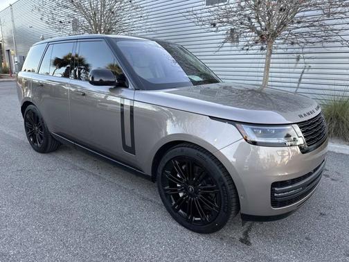 2023 Land Rover Range Rover SE