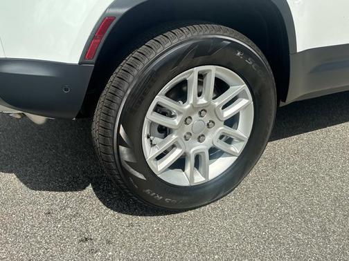 2025 Land Rover Defender S