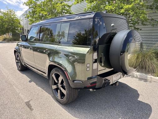 Woolstone Green Metallic 2026 Land Rover Defender X-Dynamic SE