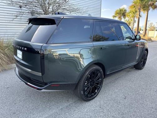 2026 Land Rover Range Rover SE