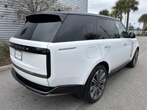 2026 Land Rover Range Rover SE