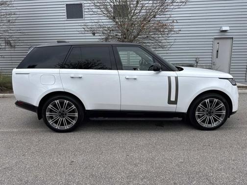 2026 Land Rover Range Rover SE