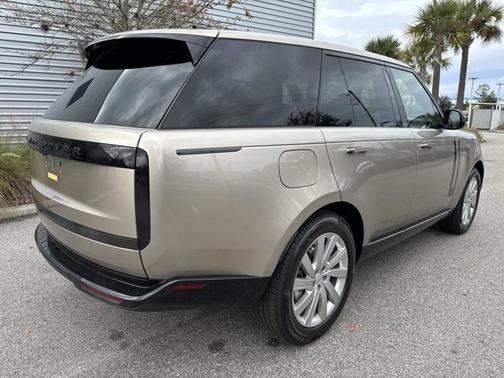 2025 Land Rover Range Rover SE