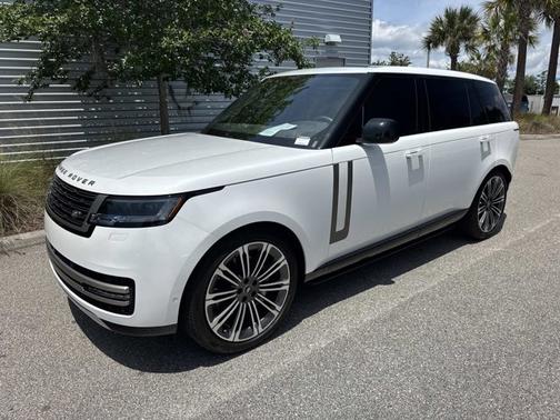 Fuji White 2025 Land Rover Range Rover SE