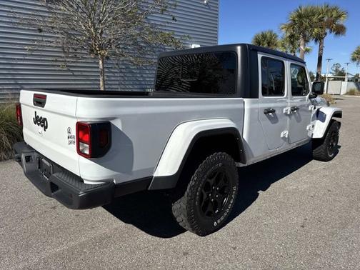 2021 Jeep Gladiator Willys