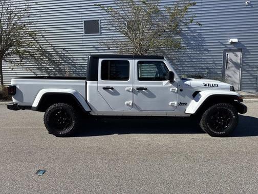 2021 Jeep Gladiator Willys