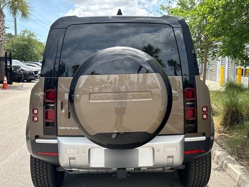 2025 Land Rover Defender S