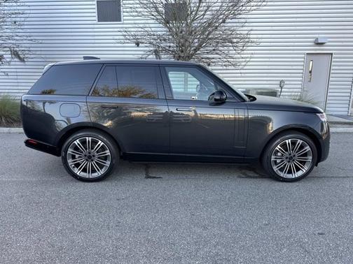 2026 Land Rover Range Rover SE