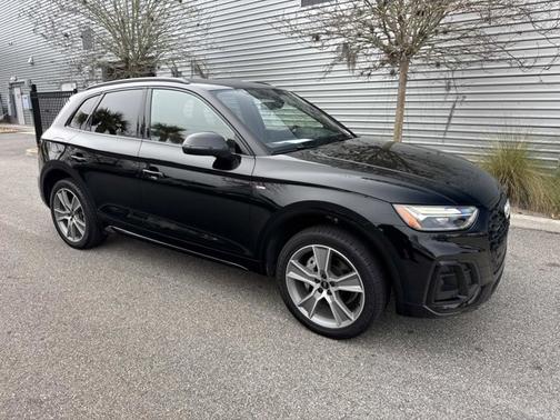 2025 Audi Q5 S line Premium