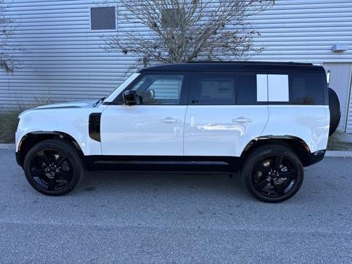 2026 Land Rover Defender X-Dynamic SE