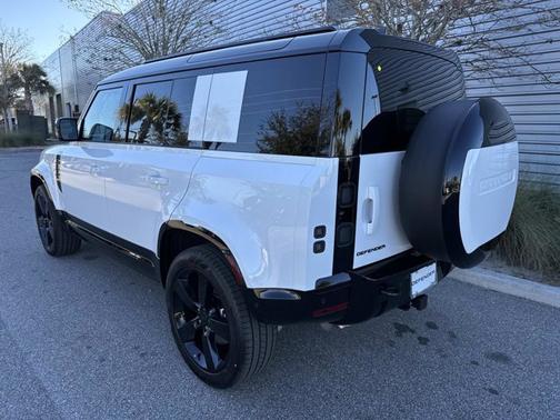 2026 Land Rover Defender X-Dynamic SE