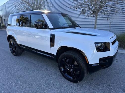 2026 Land Rover Defender X-Dynamic SE