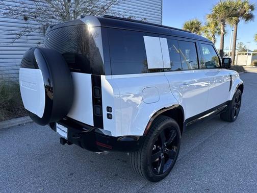 2026 Land Rover Defender X-Dynamic SE