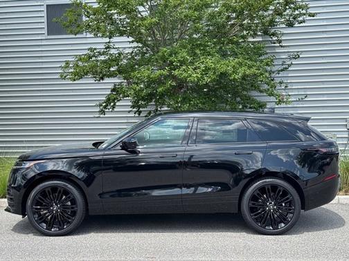 2026 Land Rover Range Rover Velar Dynamic SE