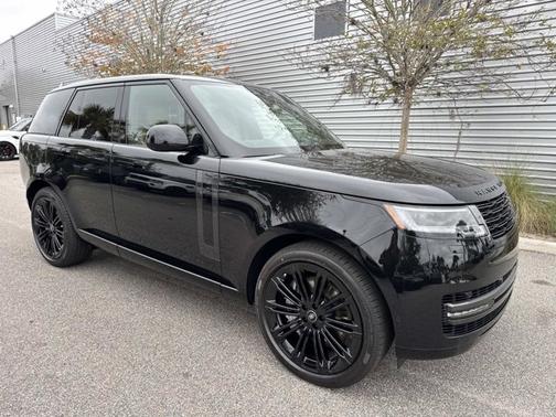 2025 Land Rover Range Rover SE