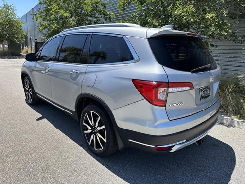 Silver Metallic 2021 Honda Pilot Touring 7-Passenger