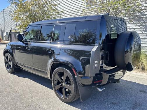 2024 Land Rover Defender V8