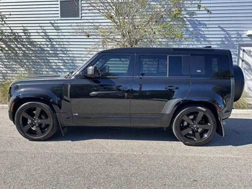 2024 Land Rover Defender V8