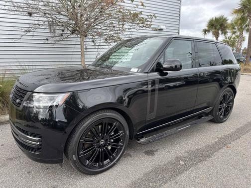 2025 Land Rover Range Rover SE