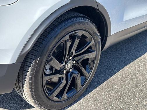 2025 Land Rover Discovery S