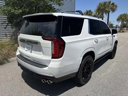 White Frost Tricoat 2022 GMC Yukon Denali