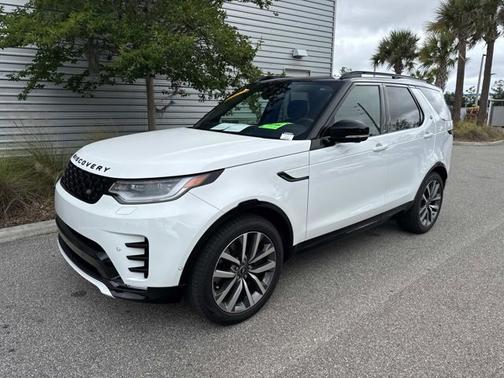 White 2025 Land Rover Discovery Dynamic SE