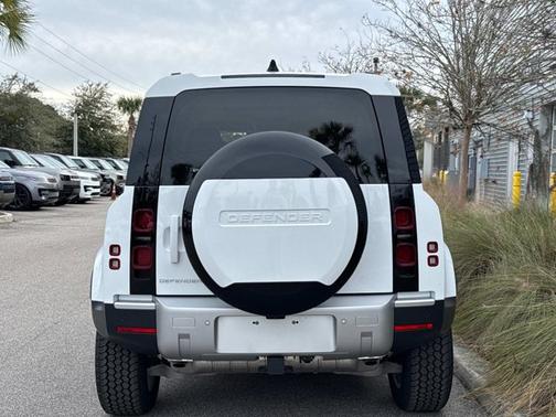 2025 Land Rover Defender S