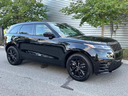 2026 Land Rover Range Rover Velar Dynamic SE