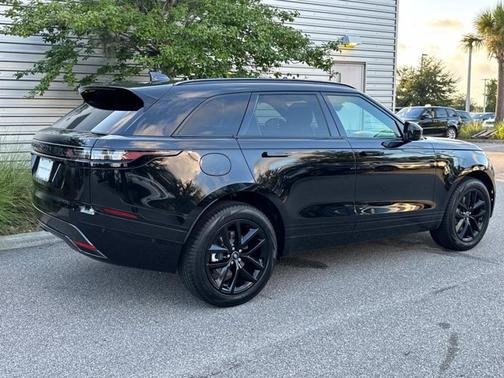 2026 Land Rover Range Rover Velar Dynamic SE