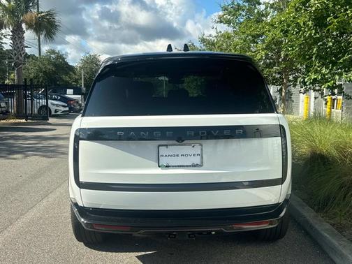 2025 Land Rover Range Rover SE