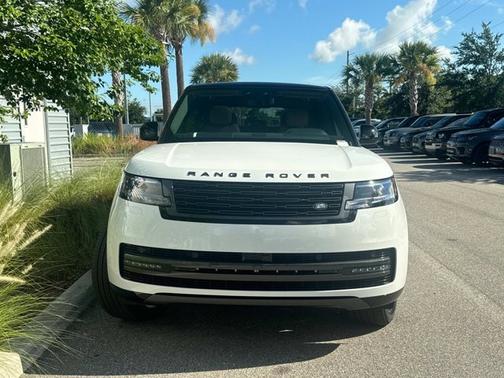 2025 Land Rover Range Rover SE